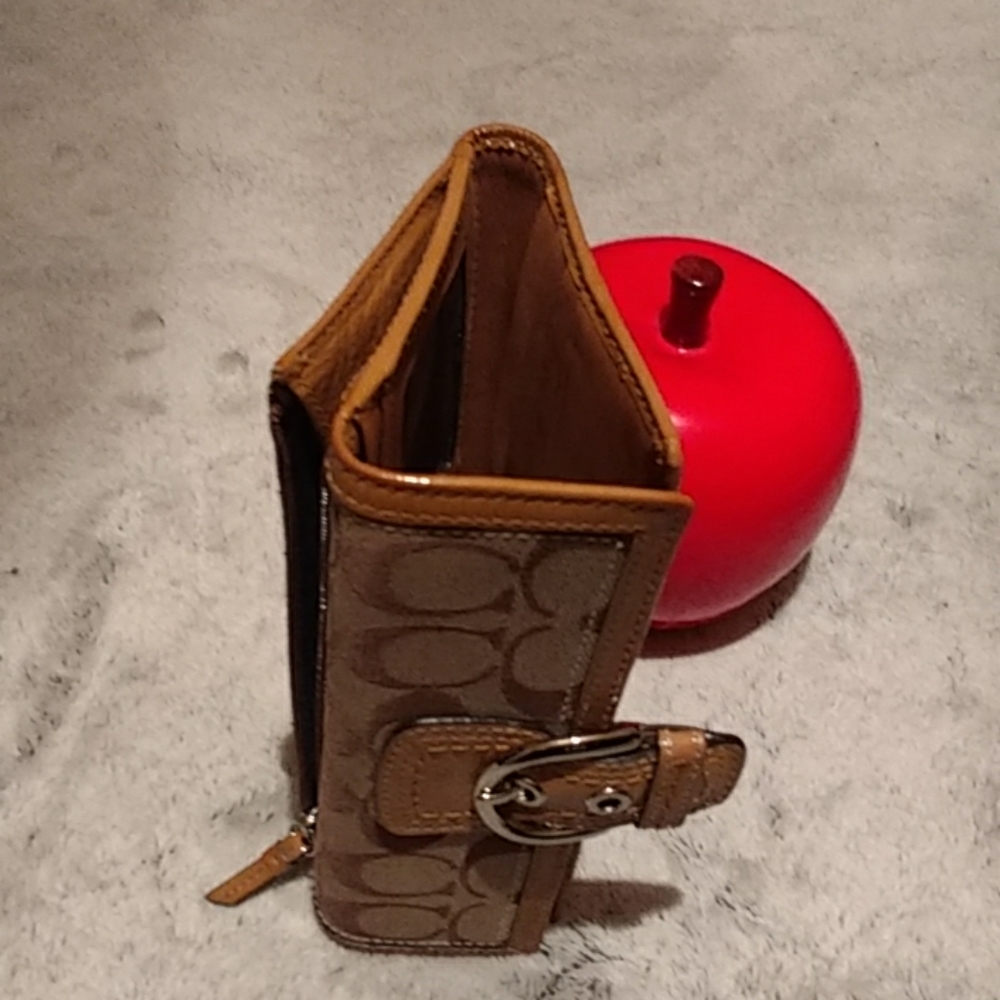 Authentic Trifold Coach Monogram/Leather - image 3